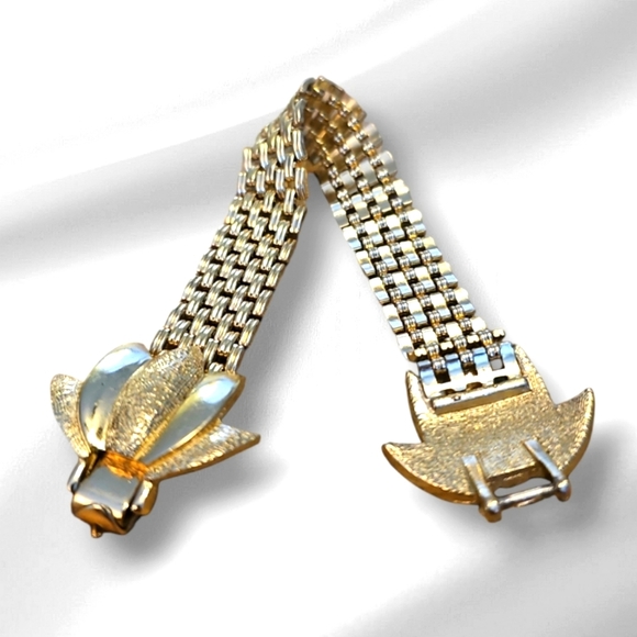 Rare Find,1960,Vintage & Charming Gold Tone Bracelet Basket Wave - Picture 3 of 10